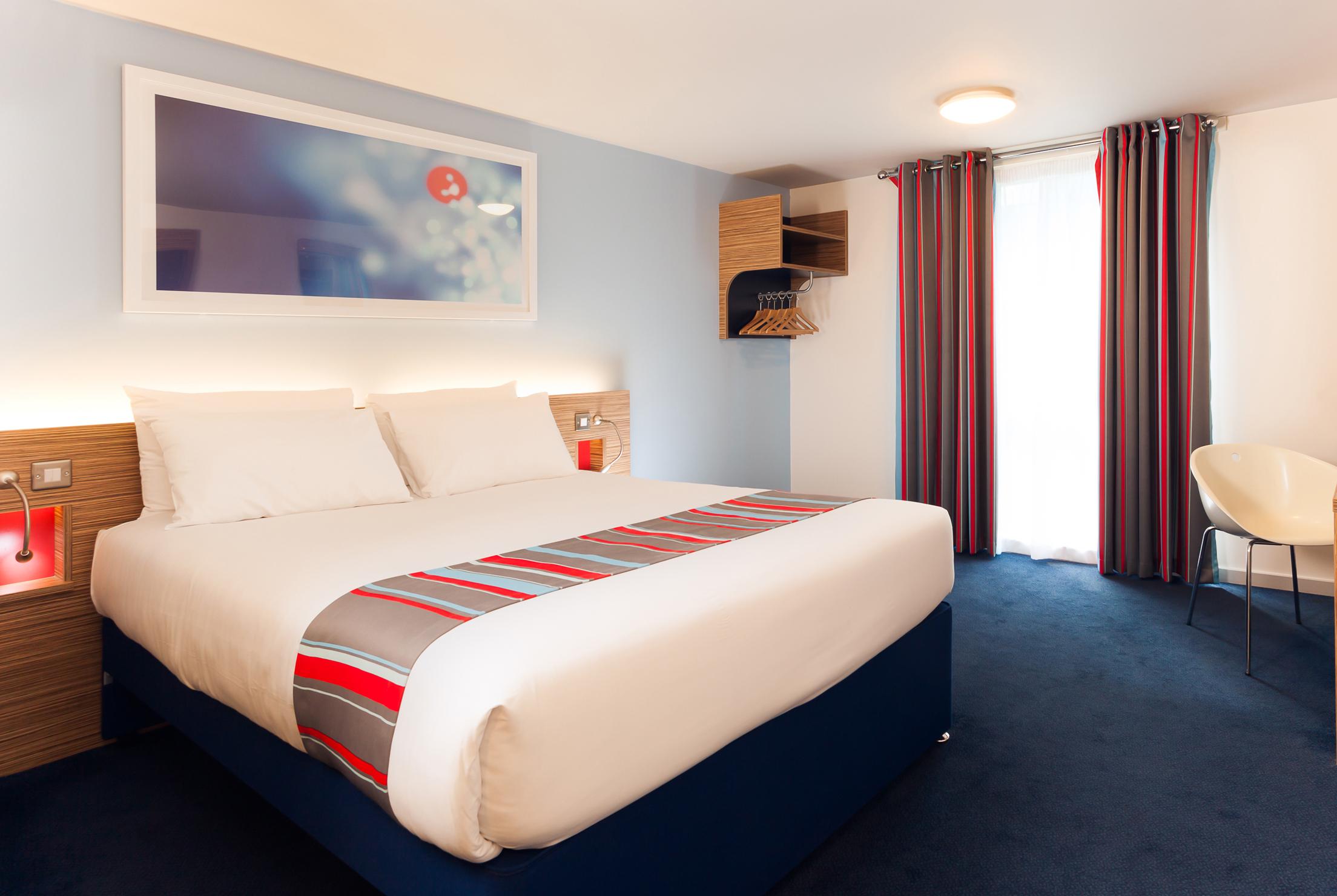 Ibis Budget London Heathrow T5 Slough Exterior photo
