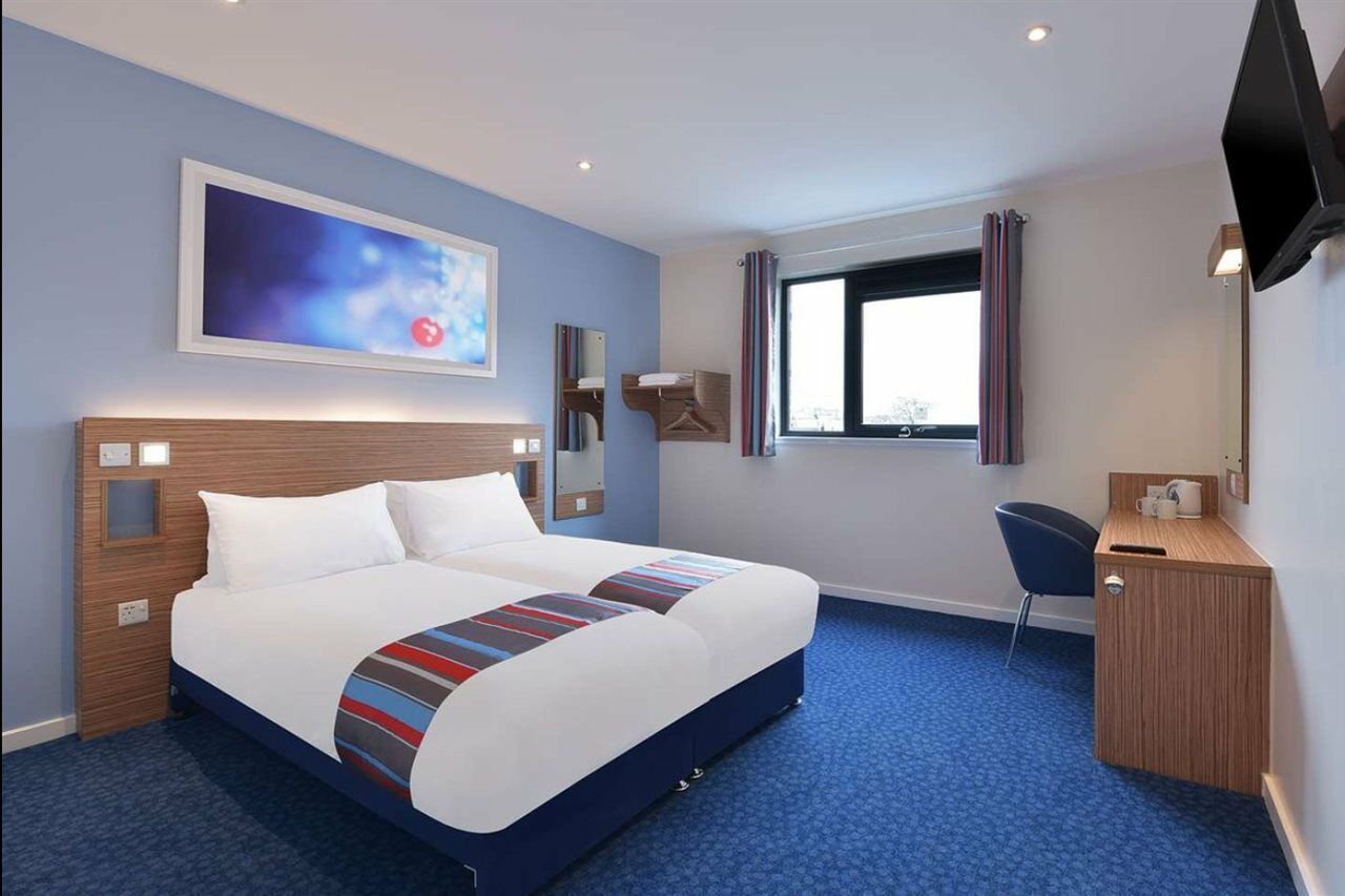 Ibis Budget London Heathrow T5 Slough Exterior photo